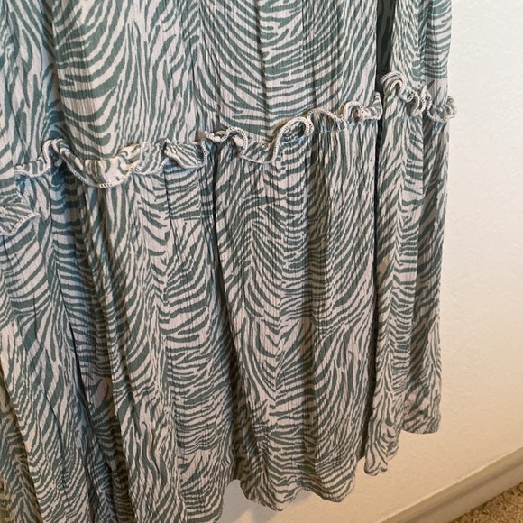 Green & white zebra spring maxi - Picture 6 of 11